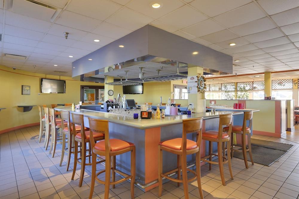 Dolphin Beach Resort St. Pete Beach Exterior foto