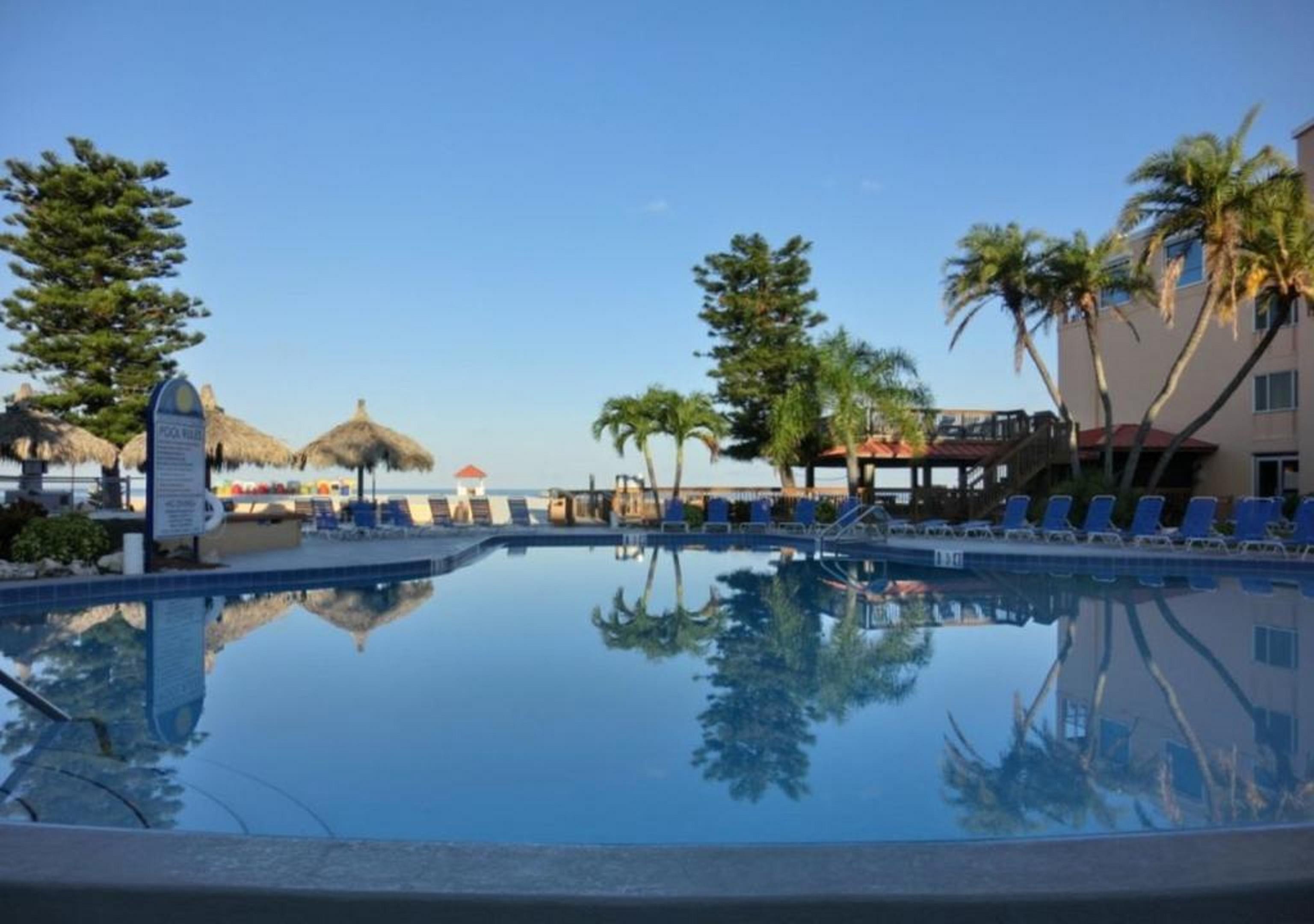 Dolphin Beach Resort St. Pete Beach Exterior foto